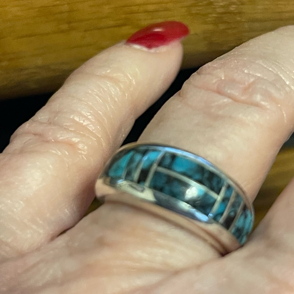 NWOT Beautiful ladies turquoise and Sterling Silver ring. Size 5-1/2 - Picture 4 of 7